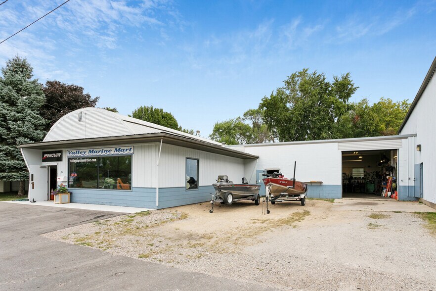 More Photos Of 100 Water St, Menasha General Retail For Sale