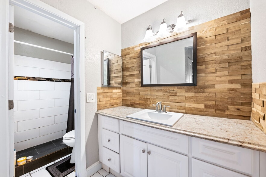 More Photos Of 3910 NW 30th Ter, Lauderdale Lakes Apartments For Sale