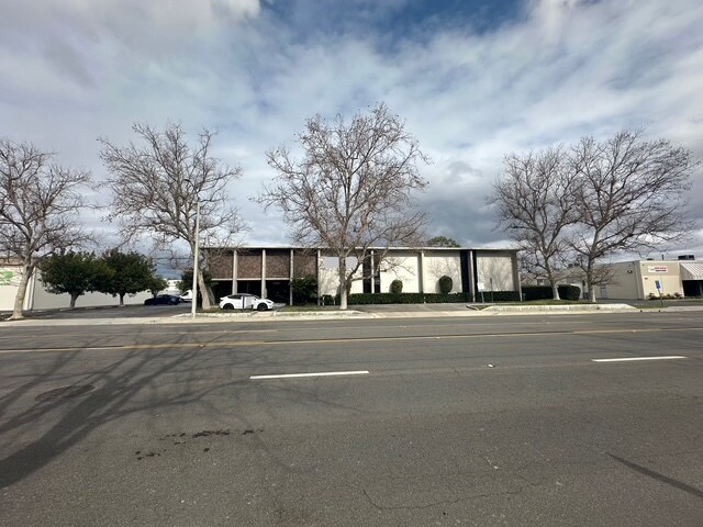 More Photos Of 1781 McGaw Ave, Irvine Warehouse For Lease