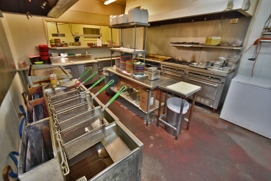 More Photos Of 3731 SE 15th St, Del City General Retail For Sale