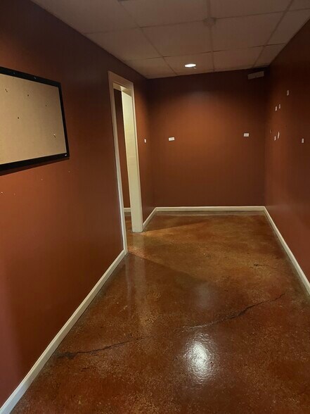 More Photos Of 1921 Savannah Hwy, Charleston Storefront Retail Office For Lease