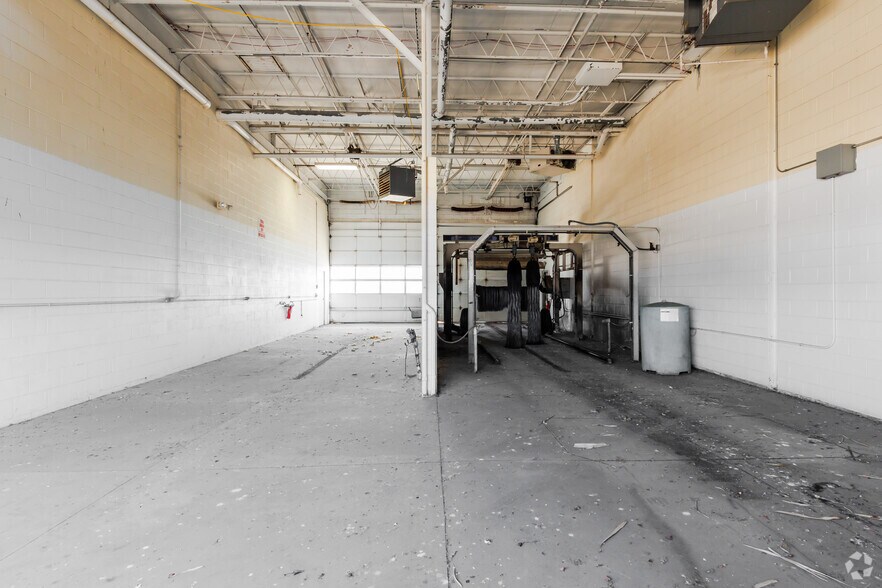 More Photos Of 4000 N Mannheim Rd, Franklin Park Auto Dealership For Sale