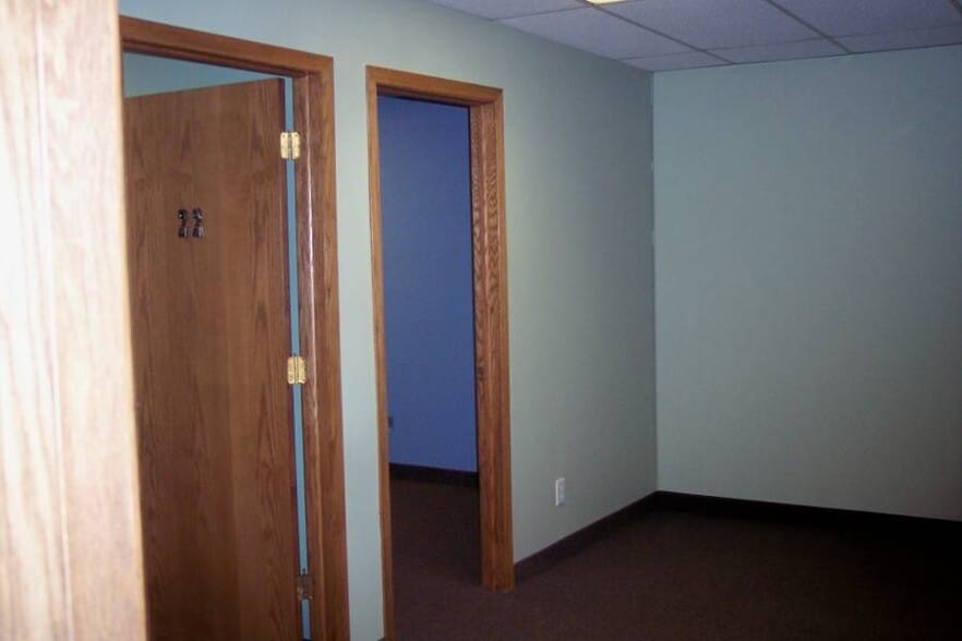 More Photos Of 7671 Central Ave NE, Fridley Office For Lease