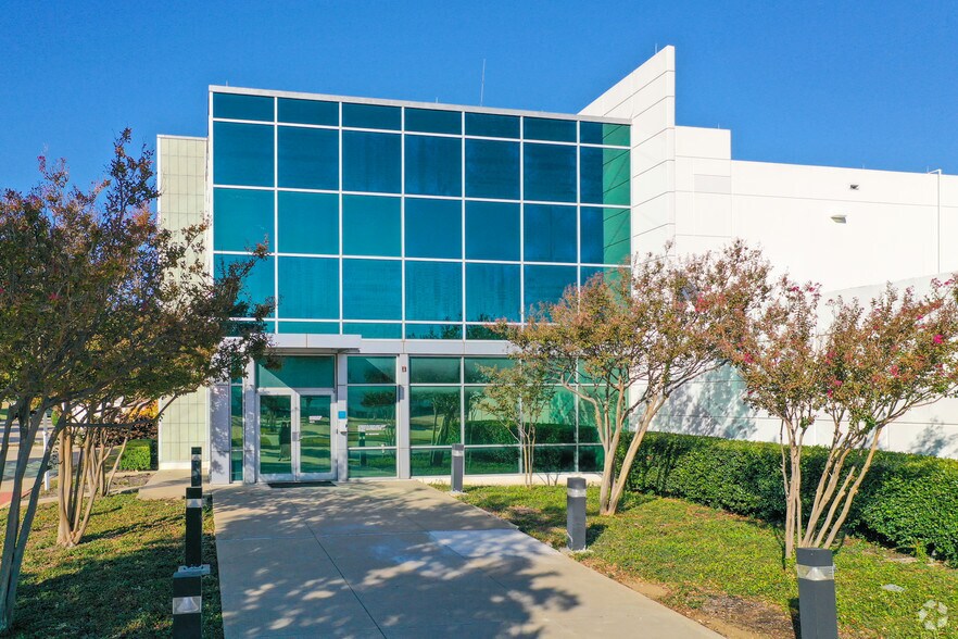 5501 Alliance Gateway Fwy, Fort Worth, TX 76177 Flex/R&D For Lease