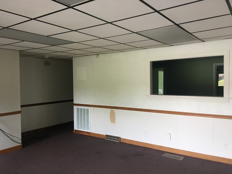 More Photos Of 4985-4991 Bethania Rd, Winston-Salem Office For Lease