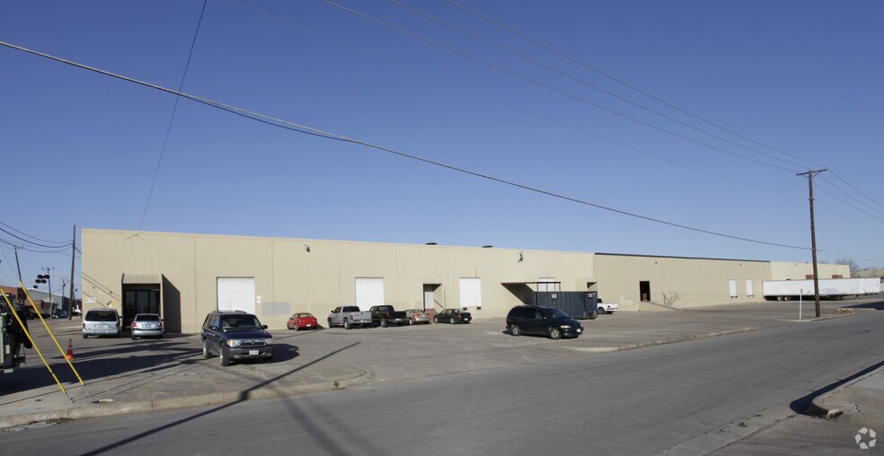 More Photos Of 3400-3446 May St, Fort Worth Warehouse For Lease