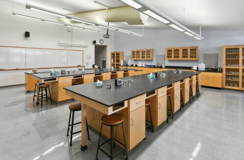 More Photos Of 3500 Mountain Blvd, Oakland Schools For Lease