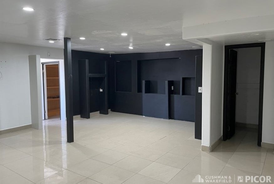 More Photos Of 201 W Fort Lowell Rd, Tucson Freestanding For Sale