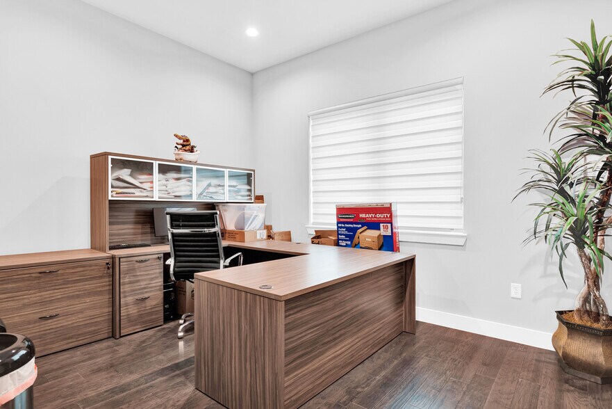 More Photos Of 4425 Plano Pkwy, Carrollton Office For Lease