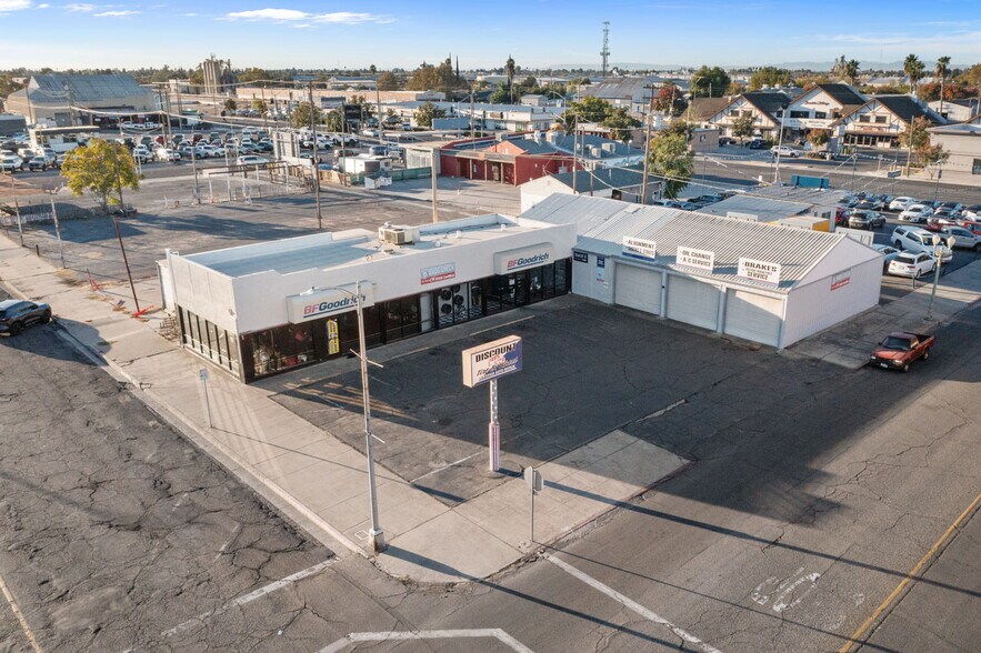 More Photos Of 210 S Center St, Turlock Auto Repair For Sale