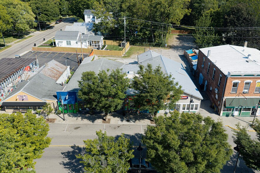 More Photos Of 136-138 Dayton St, Yellow Springs Storefront For Sale