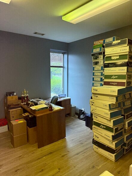 More Photos Of 12137 Rhea Dr, Plainfield Warehouse For Lease