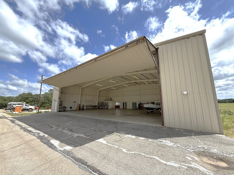 More Photos Of 501 Wright Brothers Dr, Georgetown Airplane Hangar For Sale