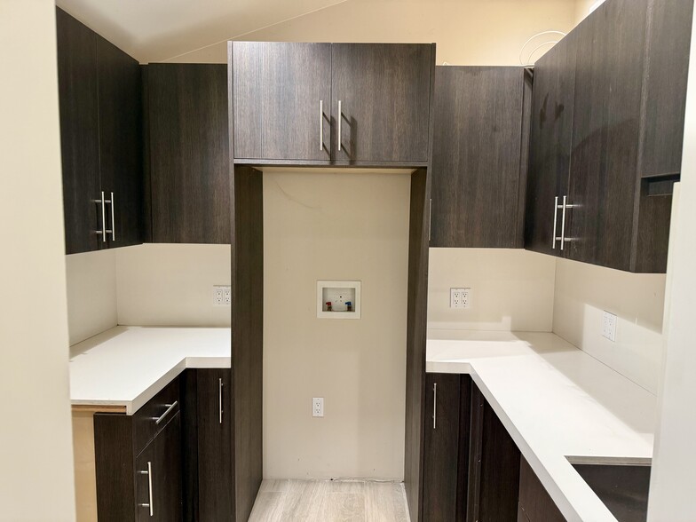 More Photos Of 218 Marine Ave, Newport Beach Storefront Retail Office For Lease