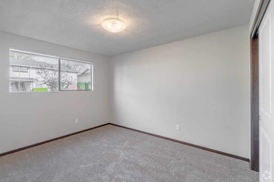 More Photos Of 200-219 lodean Dr, Burlington Apartments For Sale