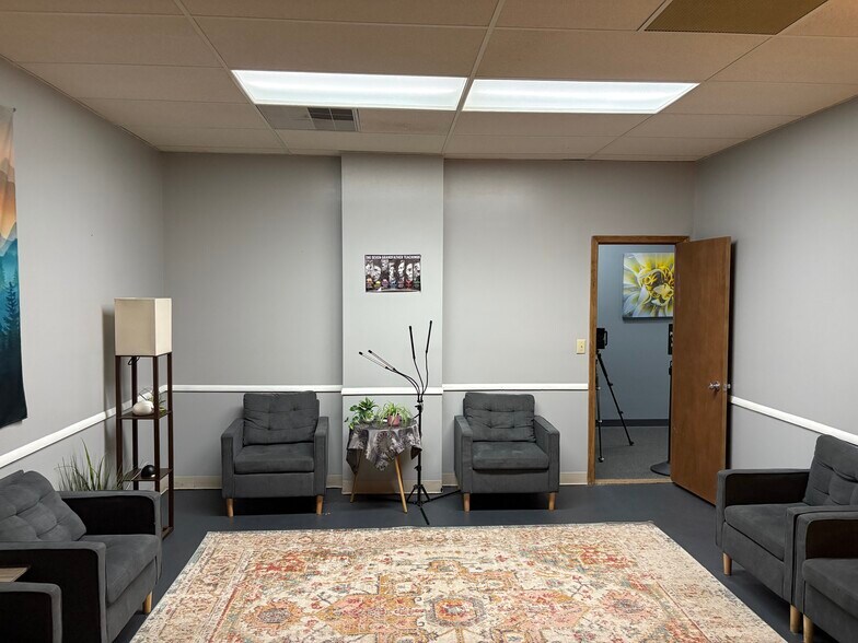 More Photos Of 505 S 12th Ave, Virginia Medical For Sale