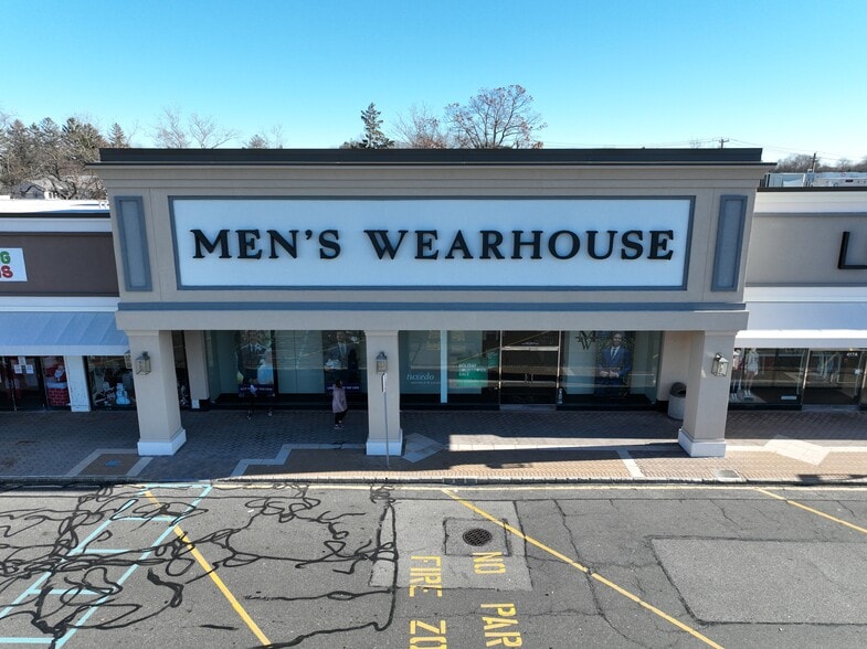 More Photos Of 401-419 S Oyster Bay Rd, Plainview Unknown For Lease