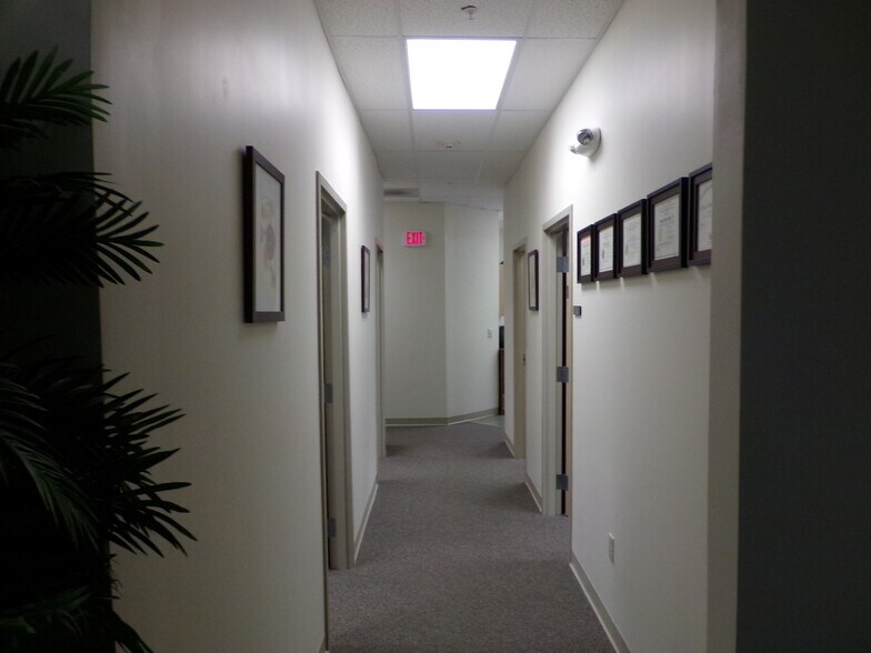 More Photos Of 171 Daniel Webster Hwy, Belmont Storefront Retail Office For Lease