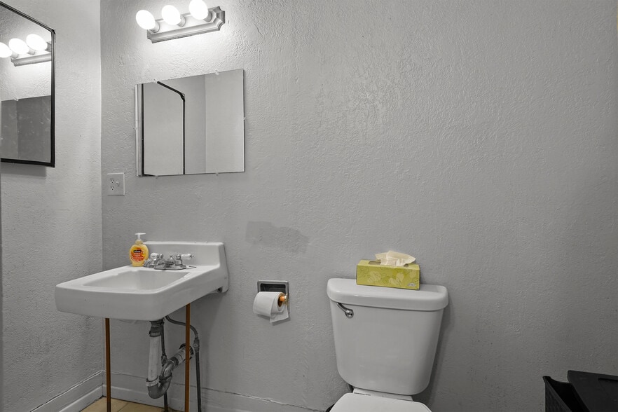 More Photos Of 1207 E Rio Grande Ave, El Paso Multifamily For Sale