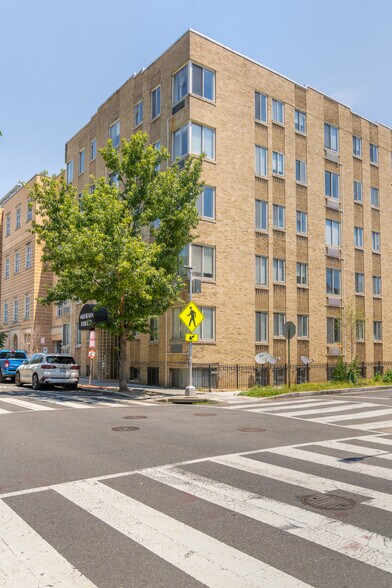 More Photos Of 2801 15th St NW, Washington Apartments For Sale