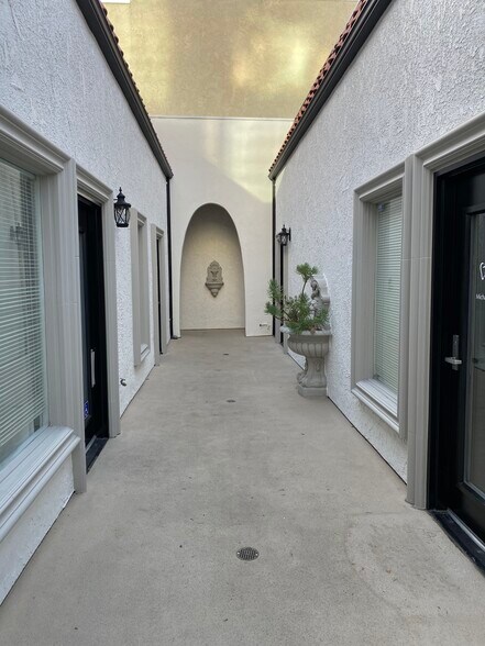 More Photos Of 1243 7th St, Santa Monica Medical For Lease