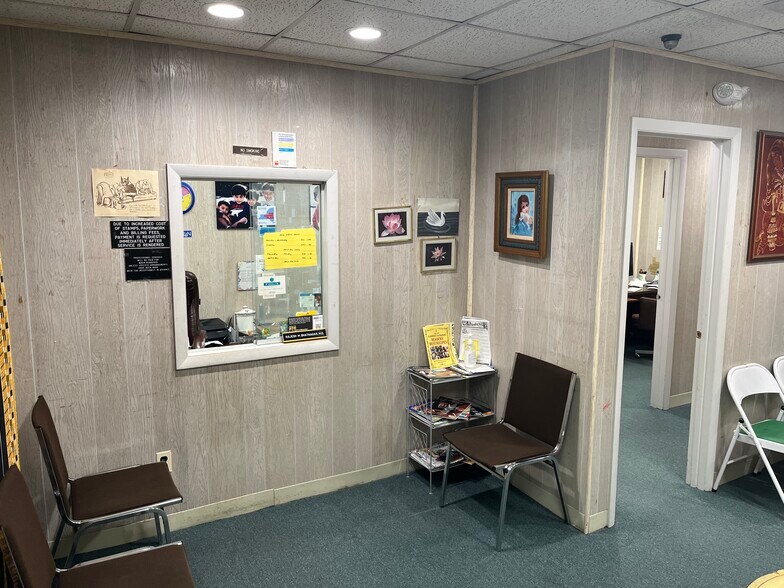 More Photos Of 1 Lake Rd, Congers Bank For Lease