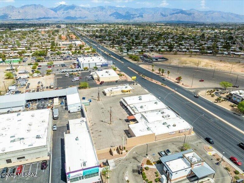 More Photos Of 1106-1130 S Wilmot Rd, Tucson Storefront Retail Office For Sale