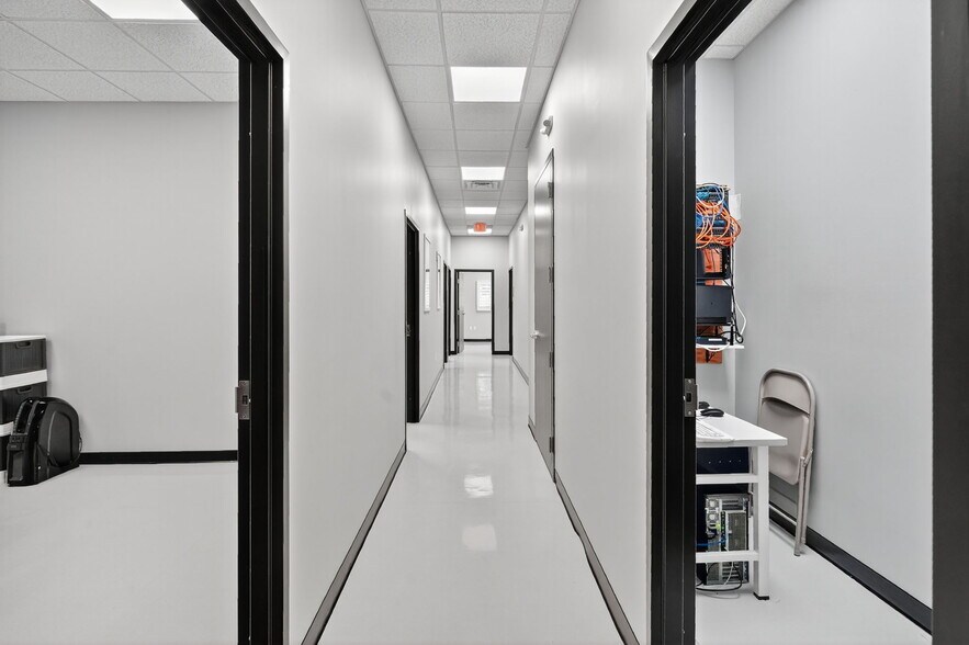 More Photos Of 881 Oakley Seaver Dr, Clermont Medical For Lease