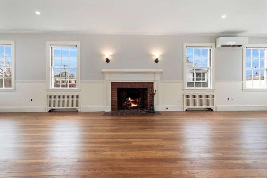 More Photos Of 4-6 Common St, Stoneham Storefront Retail Residential For Sale