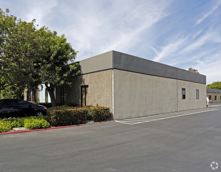 More Photos Of 3195 Airport Loop Dr, Costa Mesa Light Manufacturing For Lease