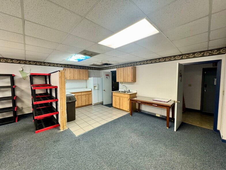 More Photos Of 609 S Ridgewood Ave, Daytona Beach Office For Sale