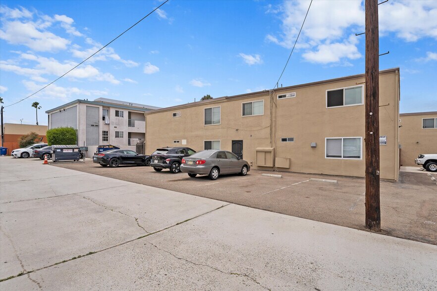 More Photos Of 635 Emory St, Imperial Beach Apartments For Sale