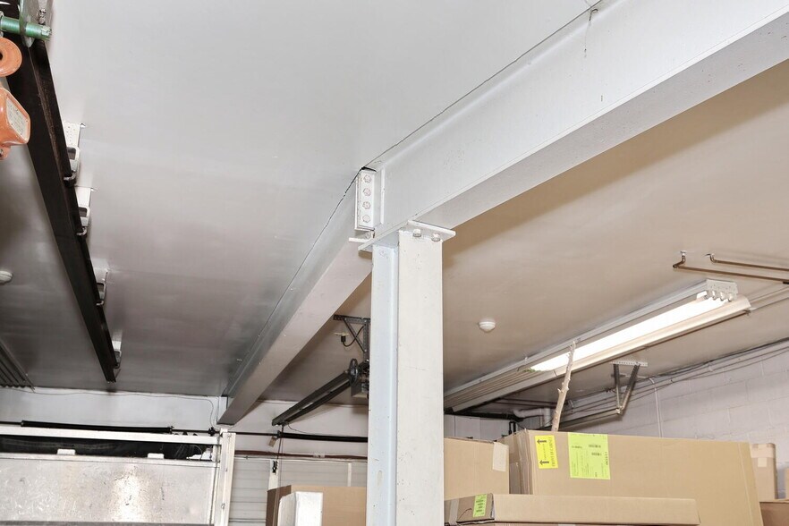 More Photos Of 211 6th Ave, Hawthorne Storefront For Lease