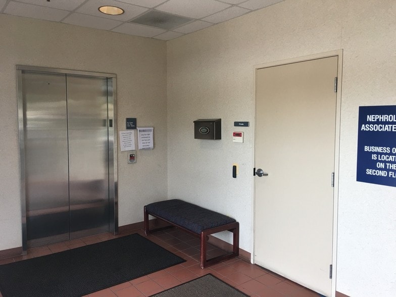 More Photos Of 1312 Professional Blvd, Evansville Medical For Sale