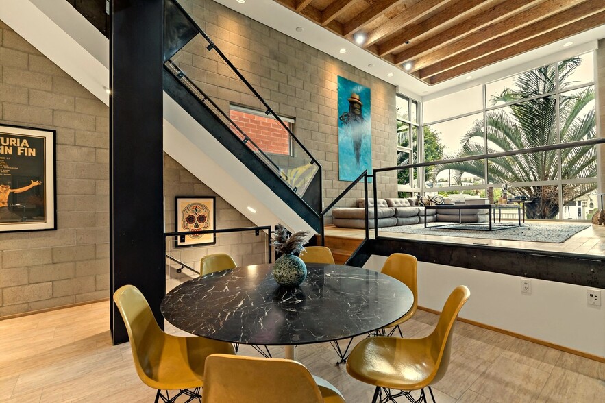 More Photos Of 631 N Larchmont Blvd, Los Angeles Office Residential For Sale