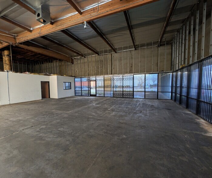 More Photos Of 3834 Wacker Dr, Jurupa Valley Warehouse For Sale