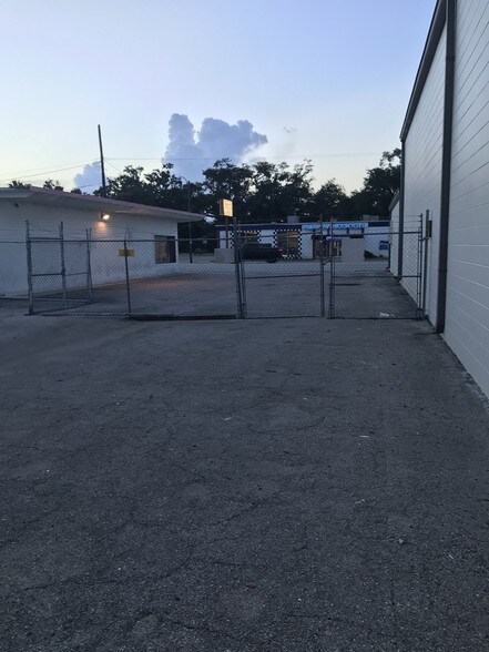More Photos Of 909 W International Speedway Blvd, Daytona Beach Freestanding For Sale