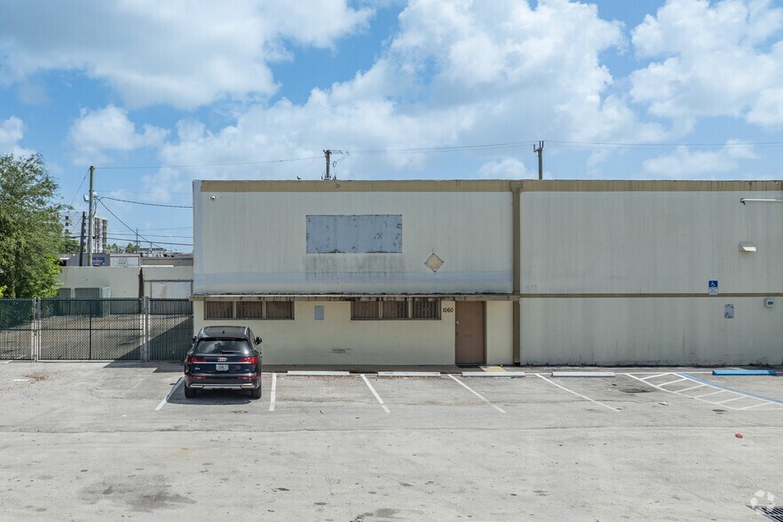 More Photos Of 1030-1060 E 30th St, Hialeah Manufacturing For Lease