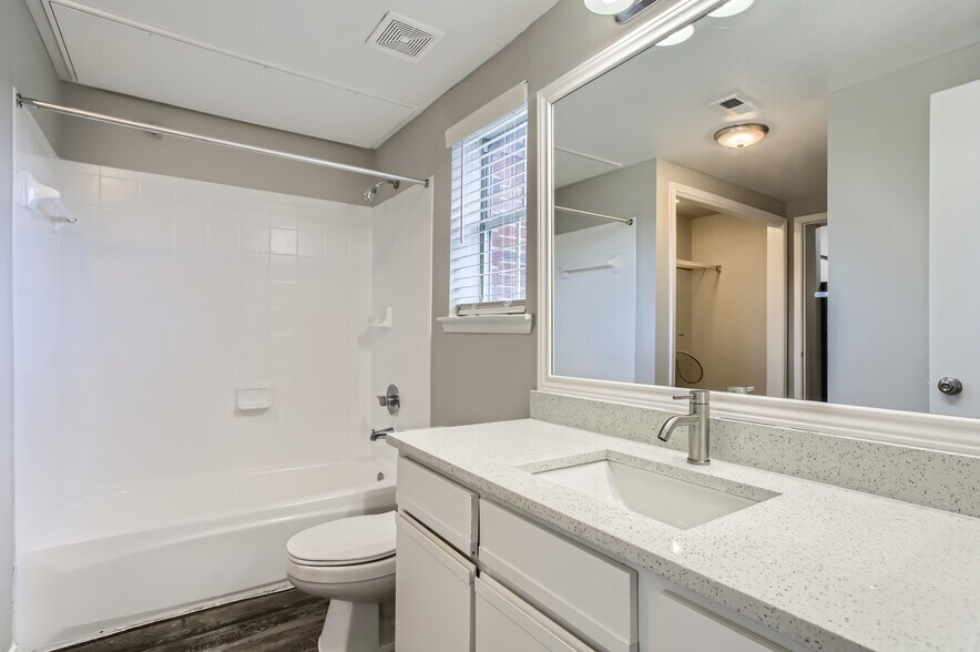 More Photos Of 12380 Wood Bayou Dr, Houston Apartments For Sale