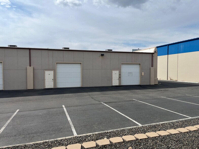 More Photos Of 6503 W Okanogan Ave, Kennewick Warehouse For Lease