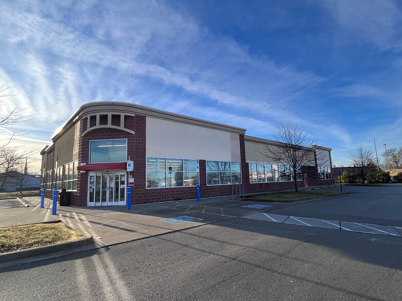 Primary Photo Of 3700 Bardstown Rd, Louisville Drugstore For Lease