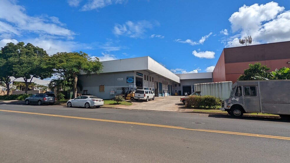 Primary Photo Of 94-478 Ukee St, Waipahu Service For Lease
