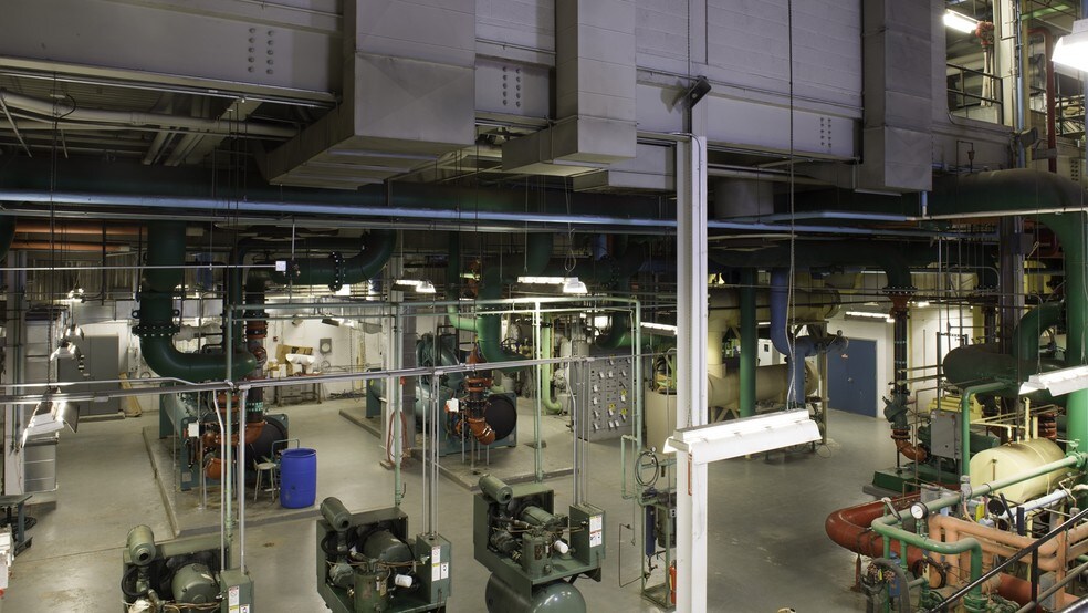 More Photos Of 199 Benson Rd, Middlebury Flex For Lease