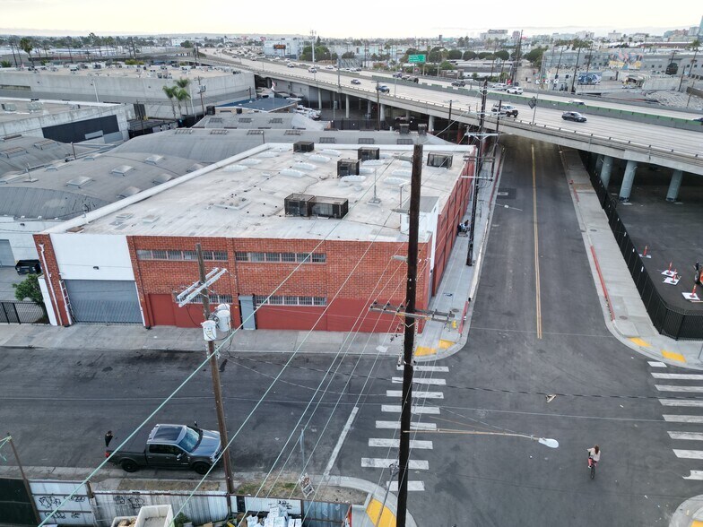 More Photos Of 1926 E 14th St, Los Angeles Warehouse For Lease