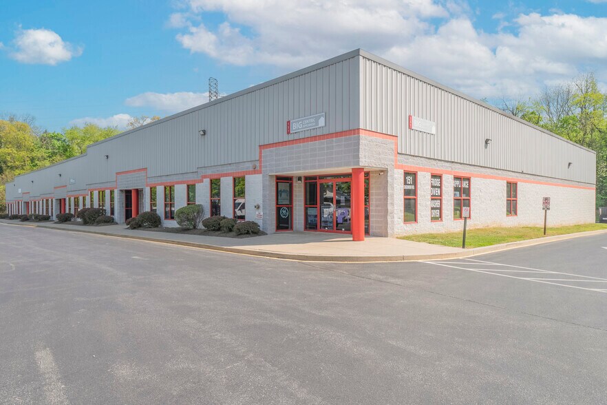 More Photos Of 161-191 Edgemoor Rd, Wilmington Light Distribution For Lease