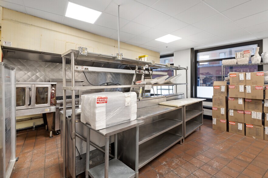 More Photos Of 200 E Michigan Ave, Kalamazoo Apartments For Lease