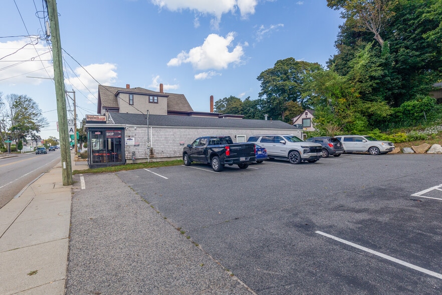More Photos Of 24 Samoset St, Plymouth General Retail For Sale