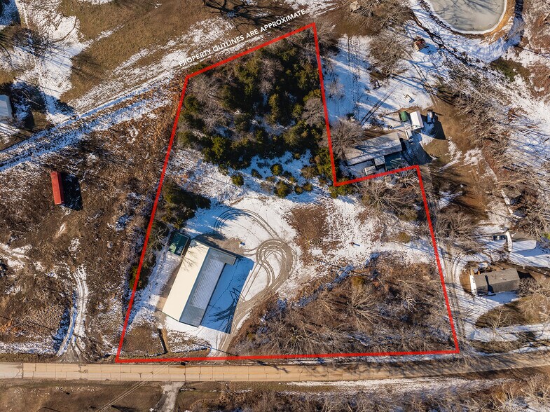 More Photos Of 2184 Highway B, Mansfield Distribution For Sale