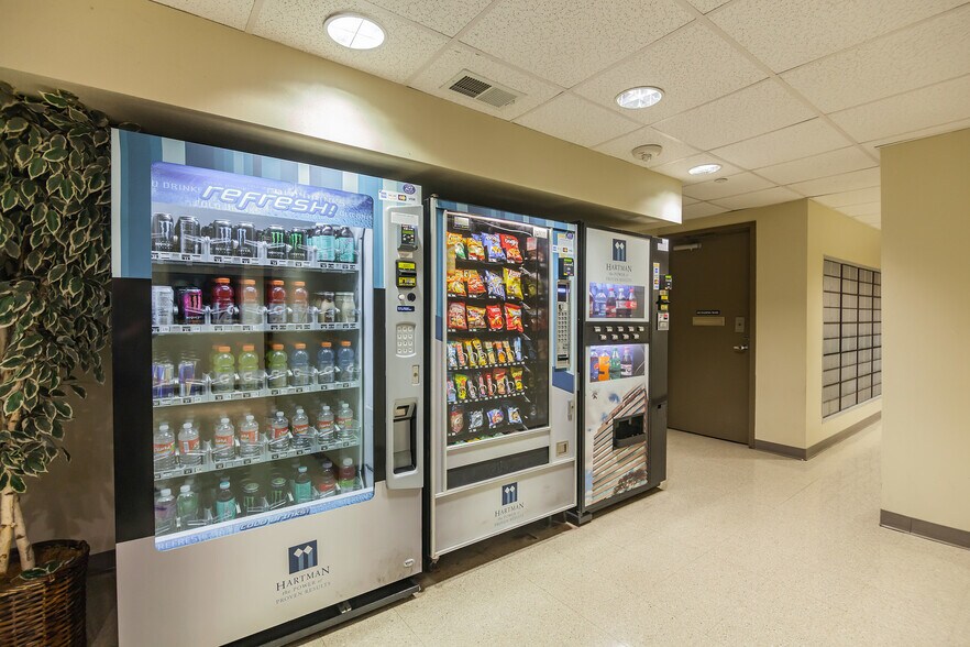 More Photos Of 7411 John Smith, San Antonio Office For Sale