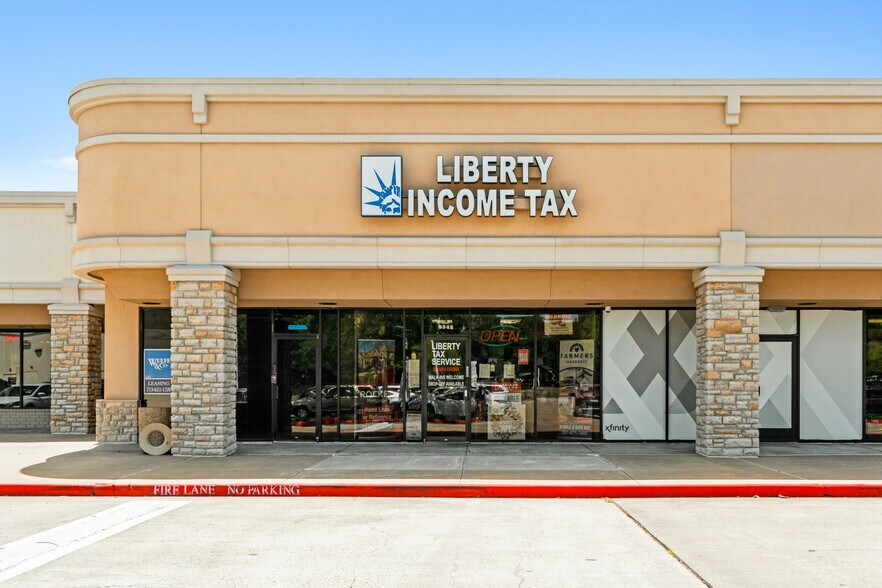 More Photos Of 8470-8592 N Highway 6, Houston Unknown For Lease